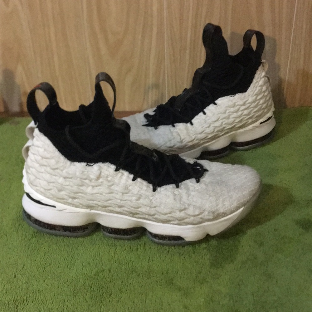 Nike LeBron 15 “Graffiti”